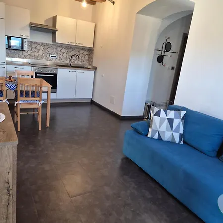 Apartmaji Pr'pisk Apartment *