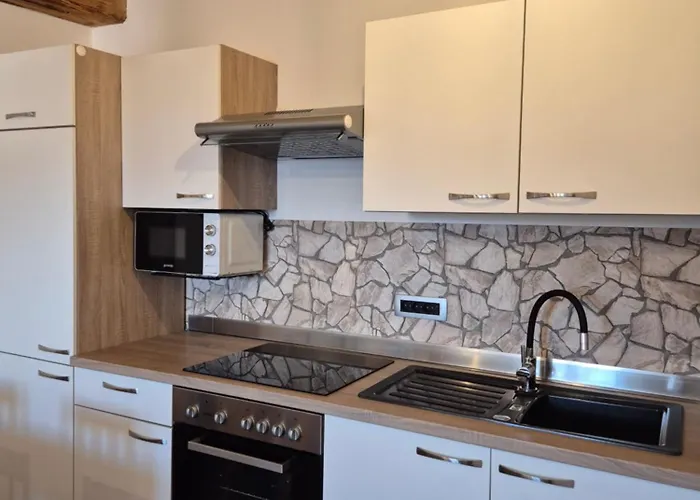 Apartmaji Pr'pisk דירה בוהינסקה בלה