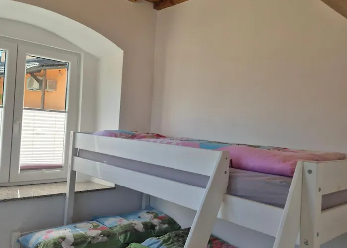 Apartmaji Pr'pisk דירה *